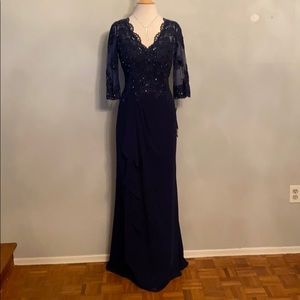 Montage by Mon Cheri, Navy color, Size 12